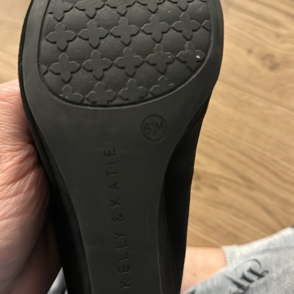 Kelly & Katie Wedge Pumps - Picture 4 of 4